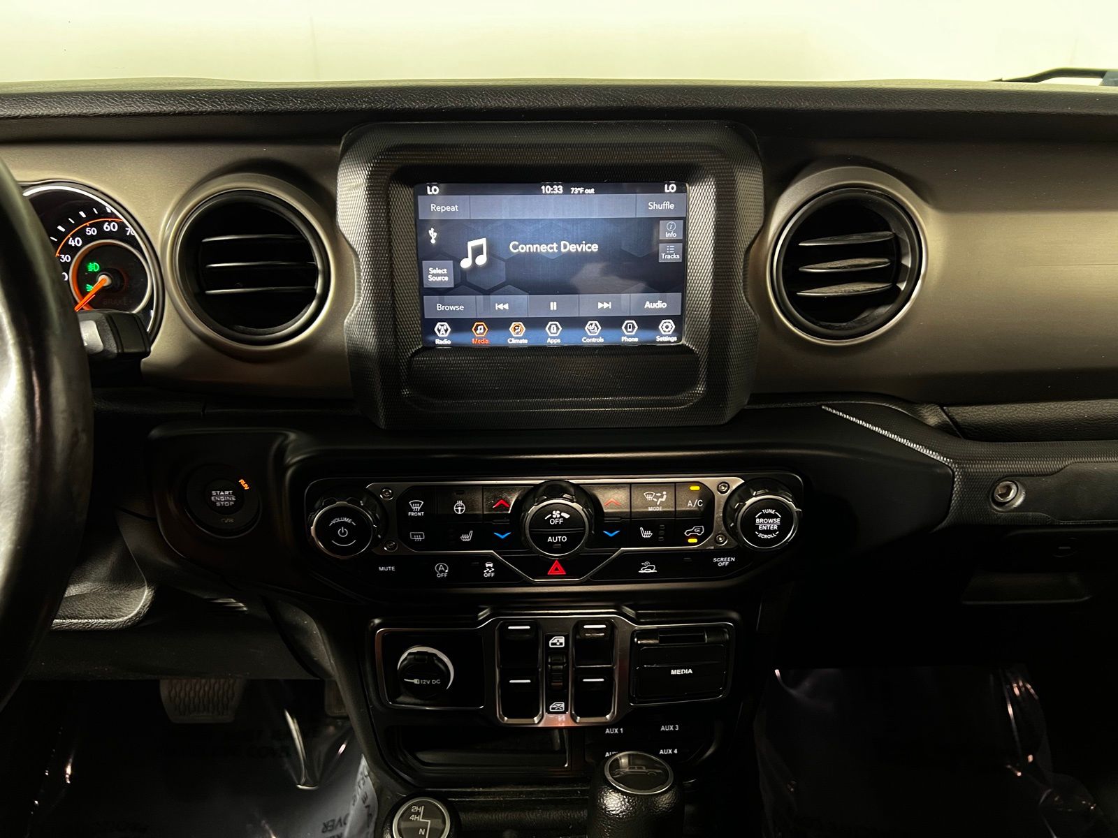 Thumbnail: 2020 Jeep Gladiator - 17
