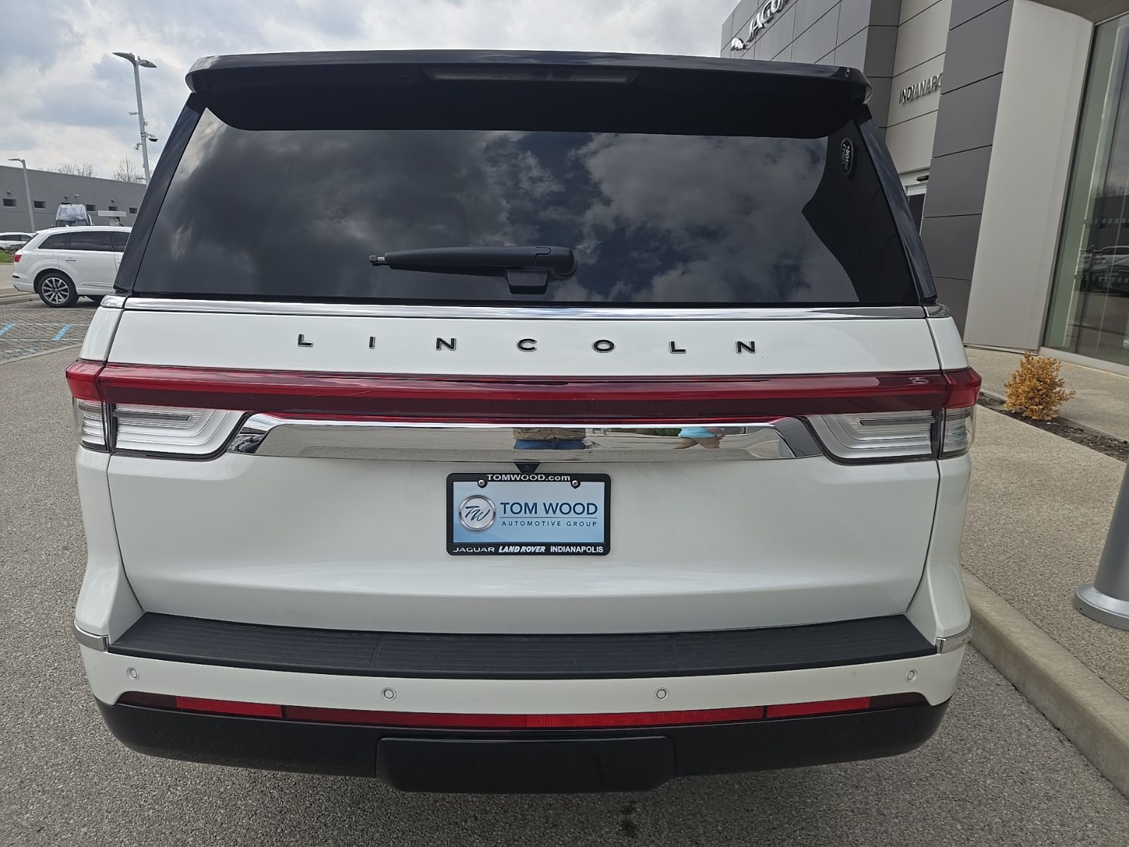 View vehicle photo 4