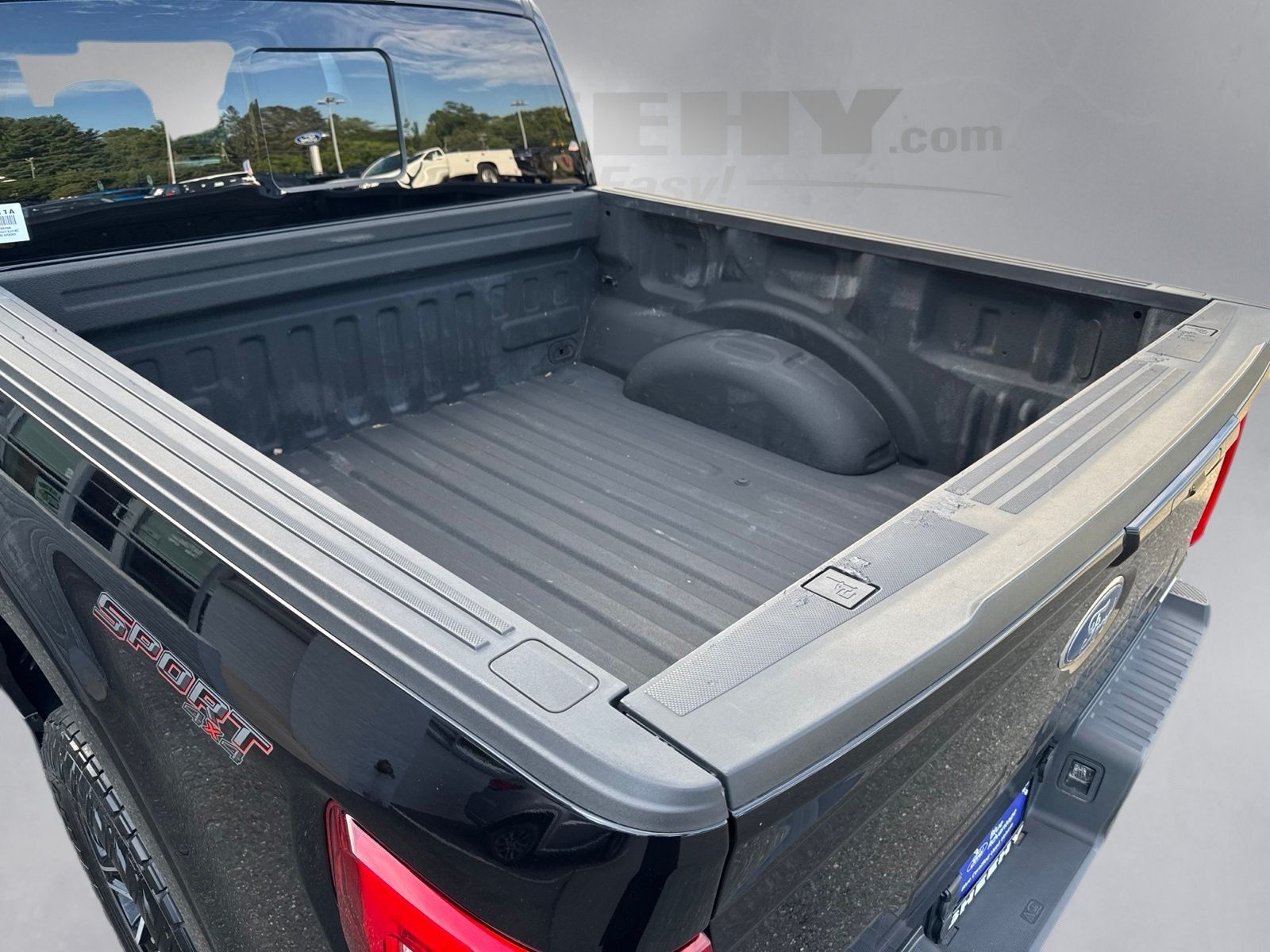 Used 2022 Agate Black Metallic Ford Lariat image 24
