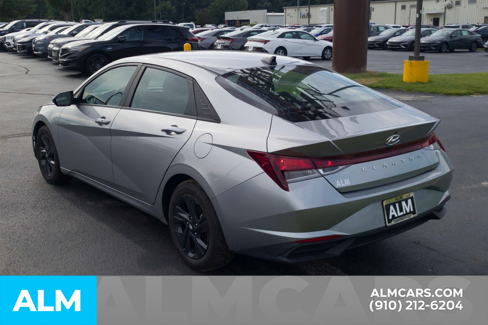 2023 Hyundai Elantra SEL photo 7