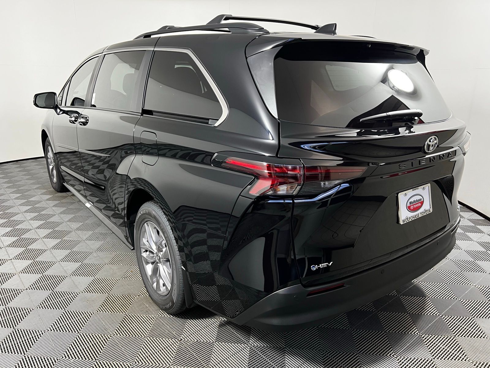 Thumbnail: 2026 Toyota Sienna - 7