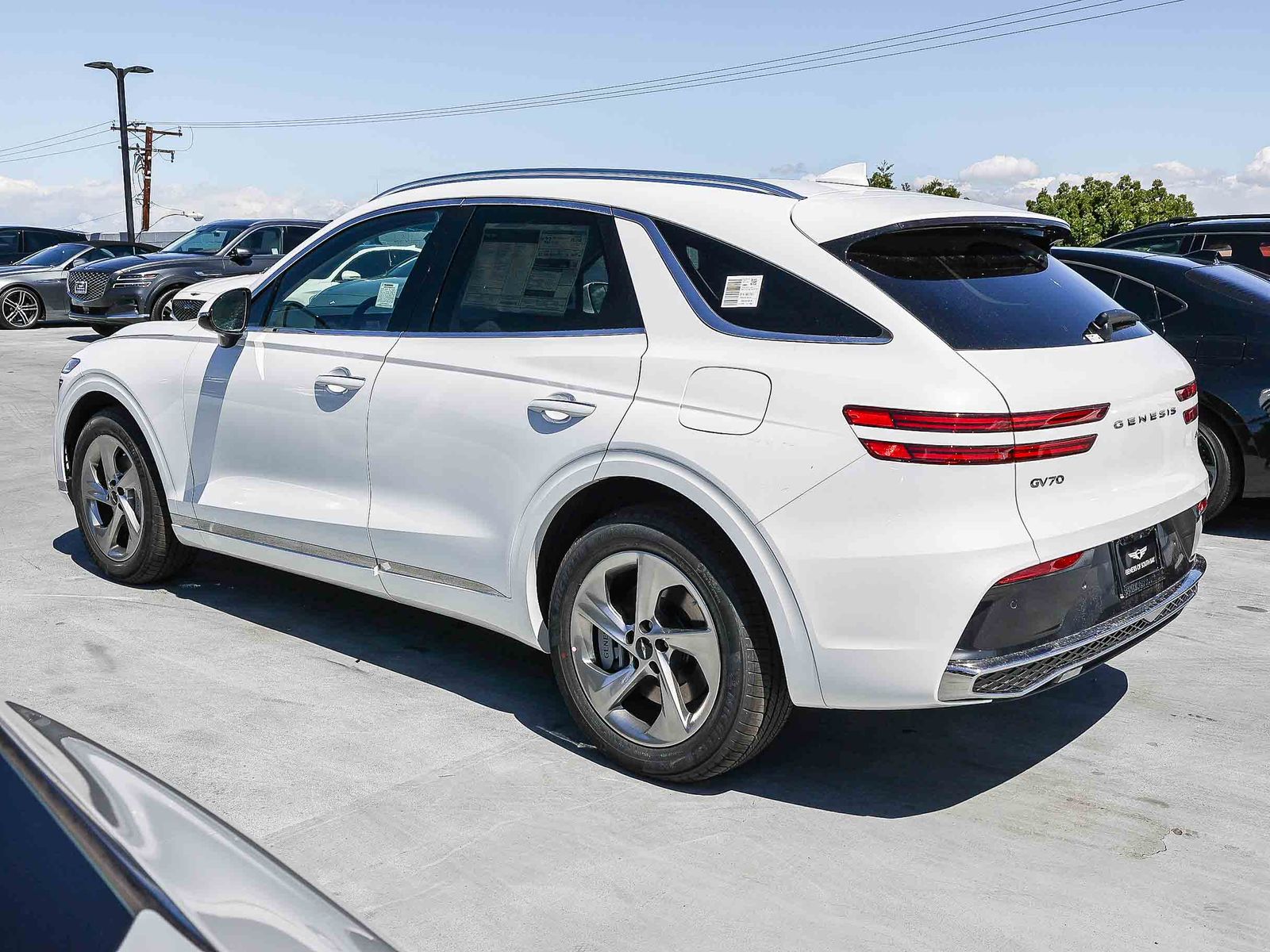 View vehicle photo 6