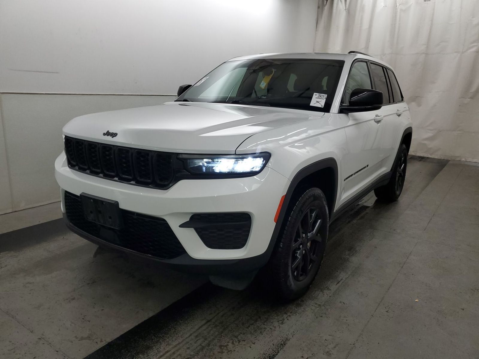 2024 Jeep Grand Cherokee Altitude 4WD
