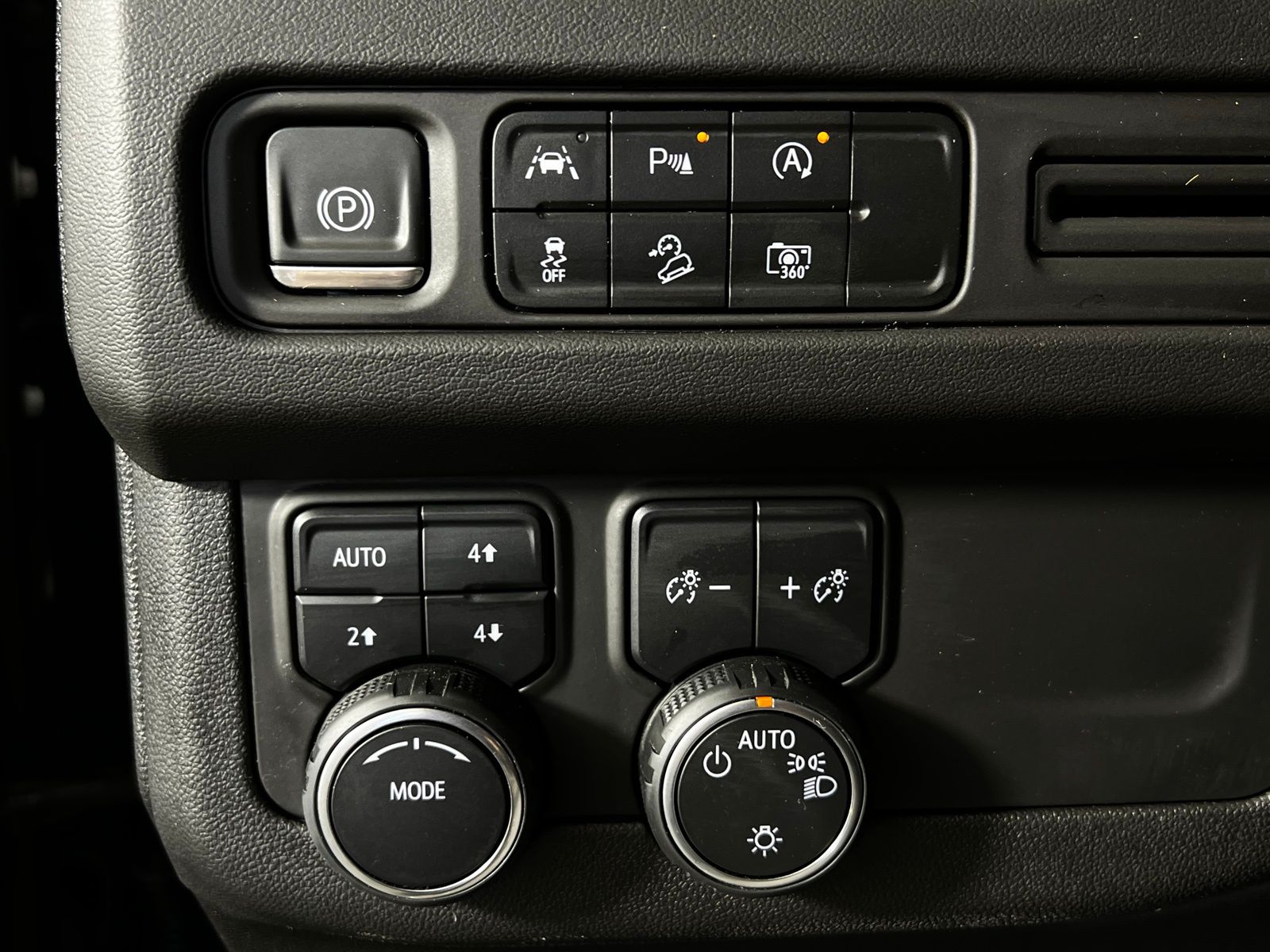 Thumbnail: 2024 Chevrolet Tahoe - 23