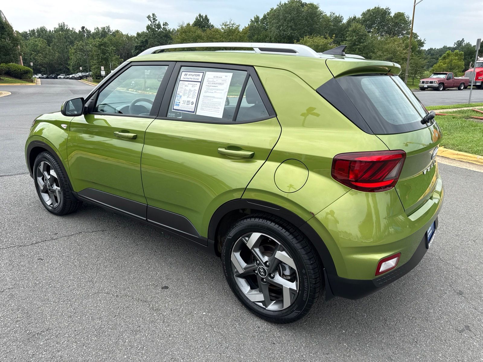 Used 2022 Green Hyundai SEL image 6