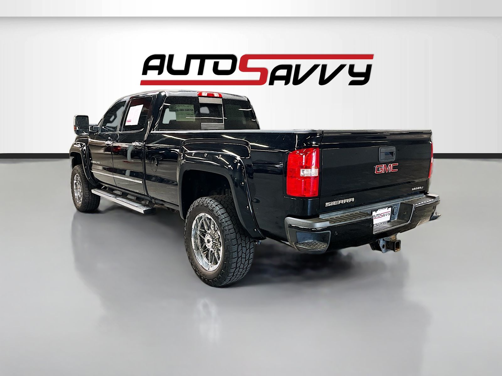 Used 2016 Black GMC Denali image 5