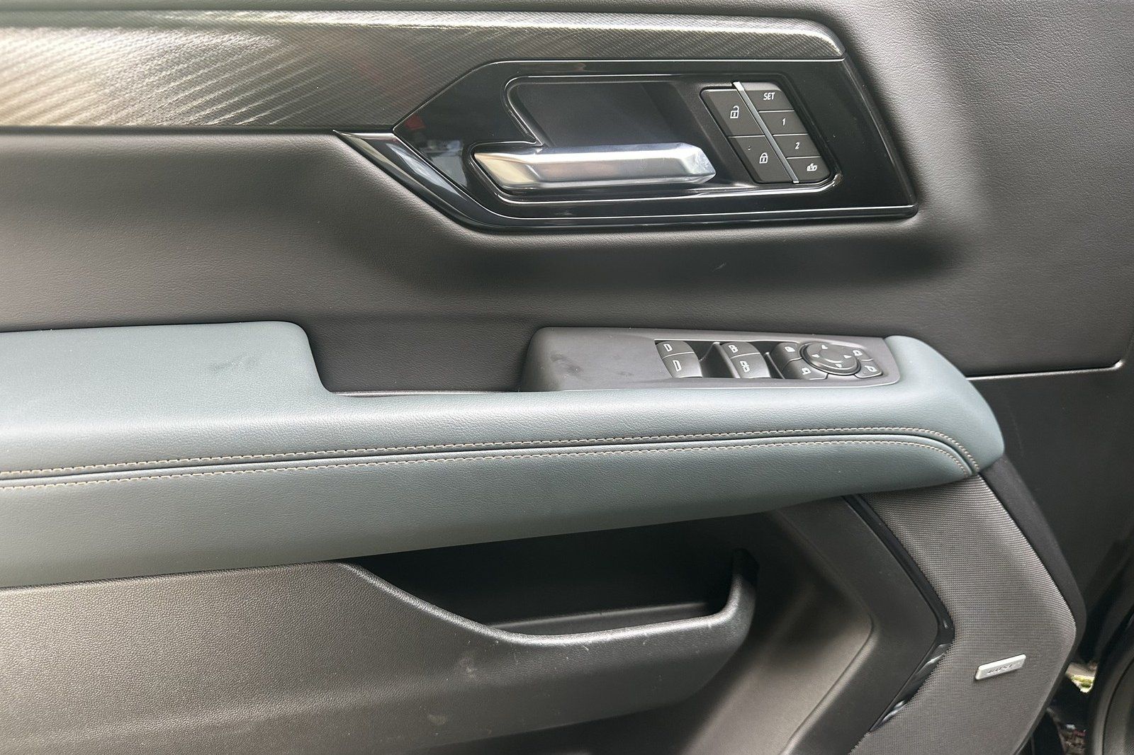 Used 2025 GMC Yukon SUV