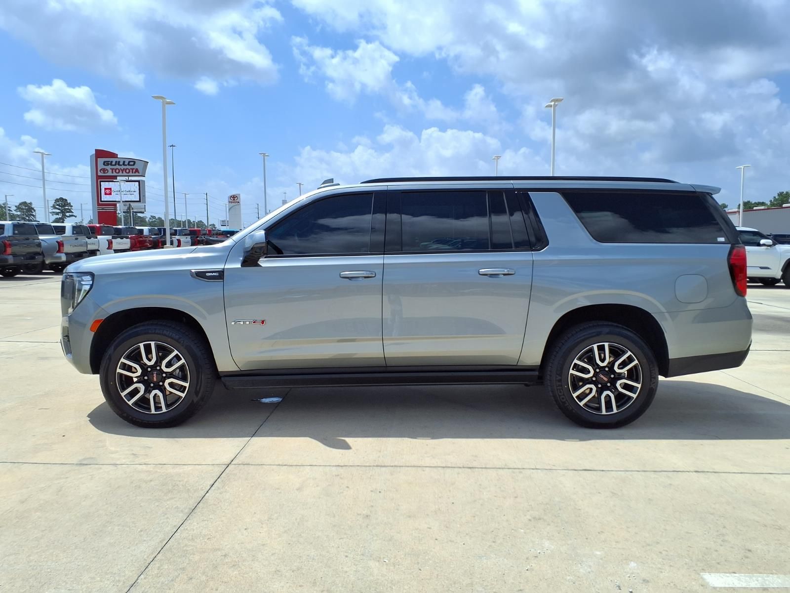 2024 GMC Yukon XL AT4 - 7