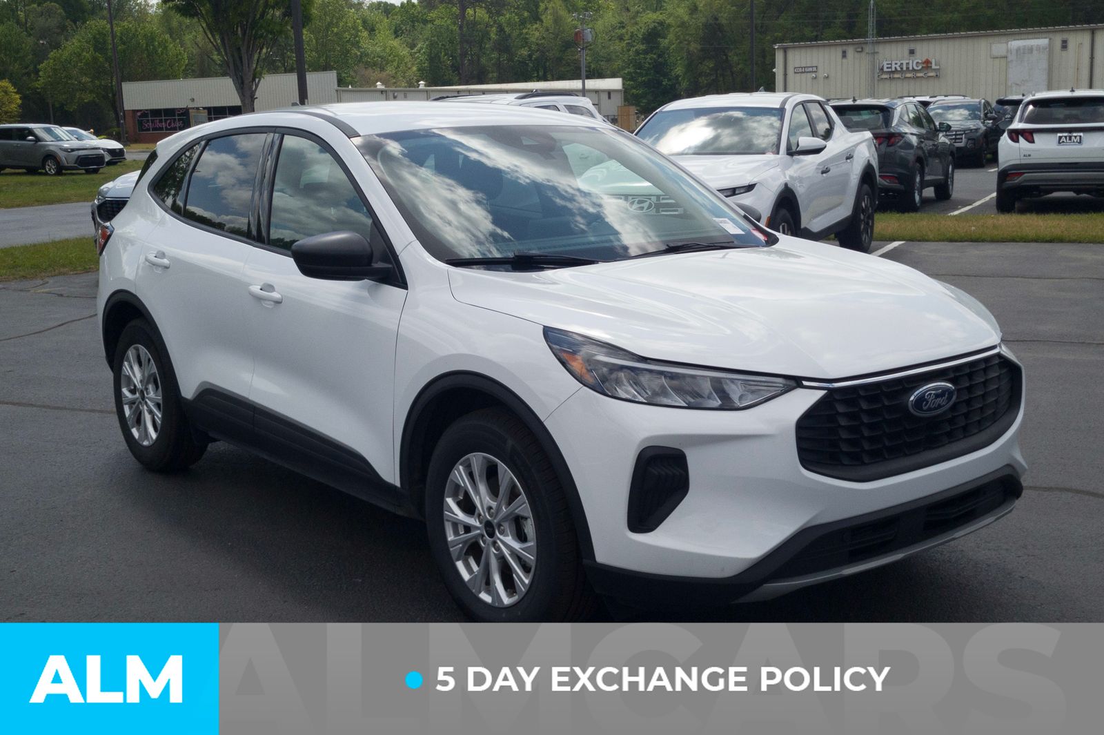 View vehicle photo 4