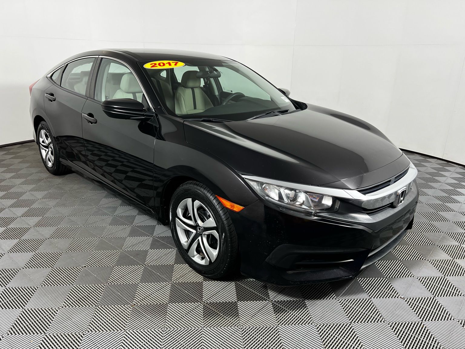 Thumbnail: 2017 Honda Civic - 3