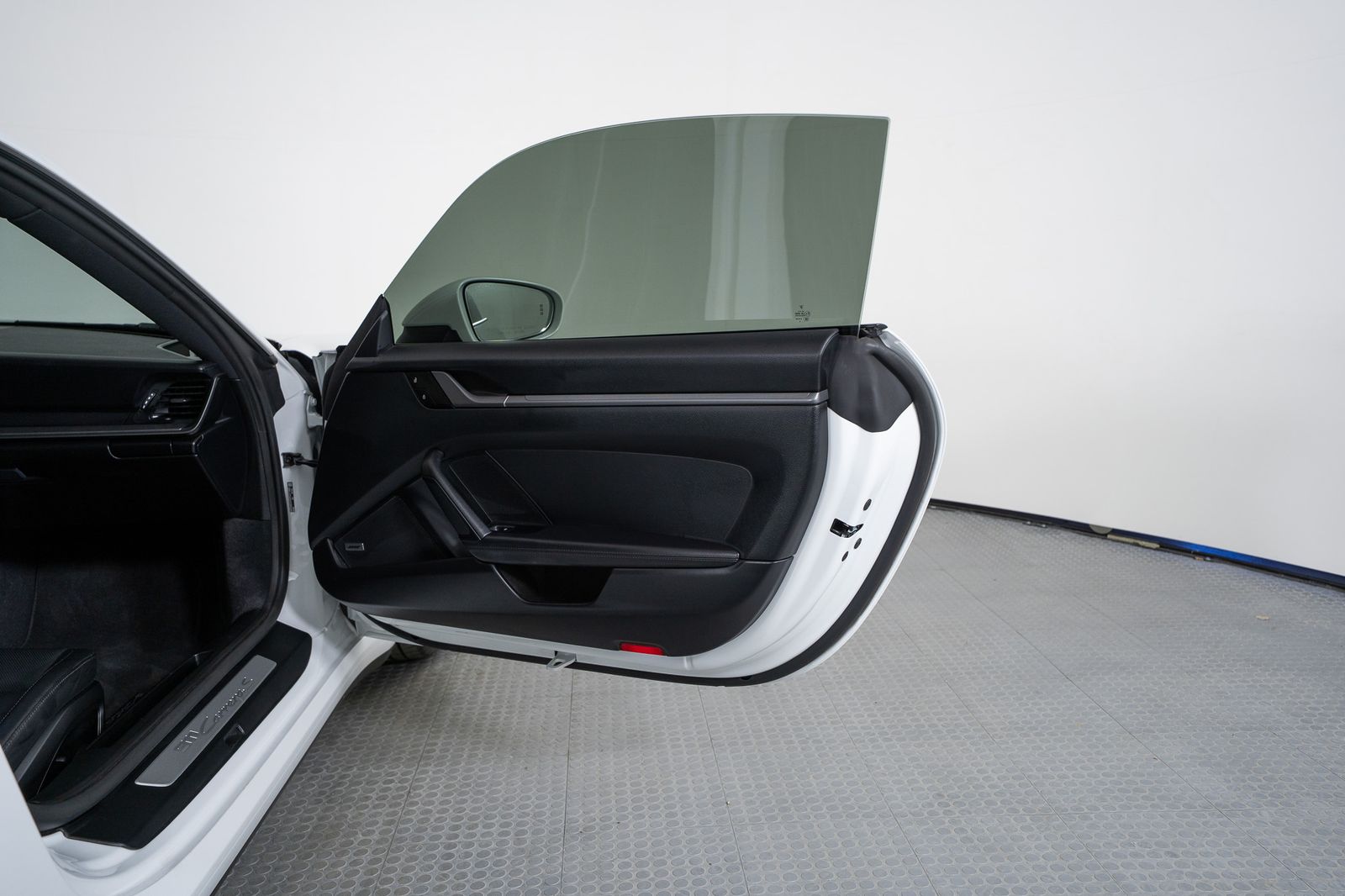 2023 Porsche 911 Carrera S — full photo 31 of 40