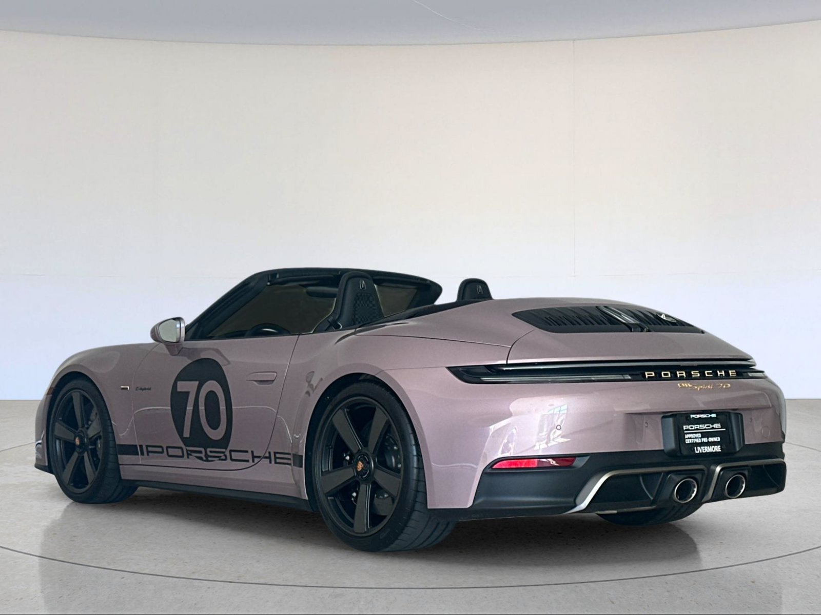 2026 Porsche 911 Spirit 70 — full photo 3 of 26
