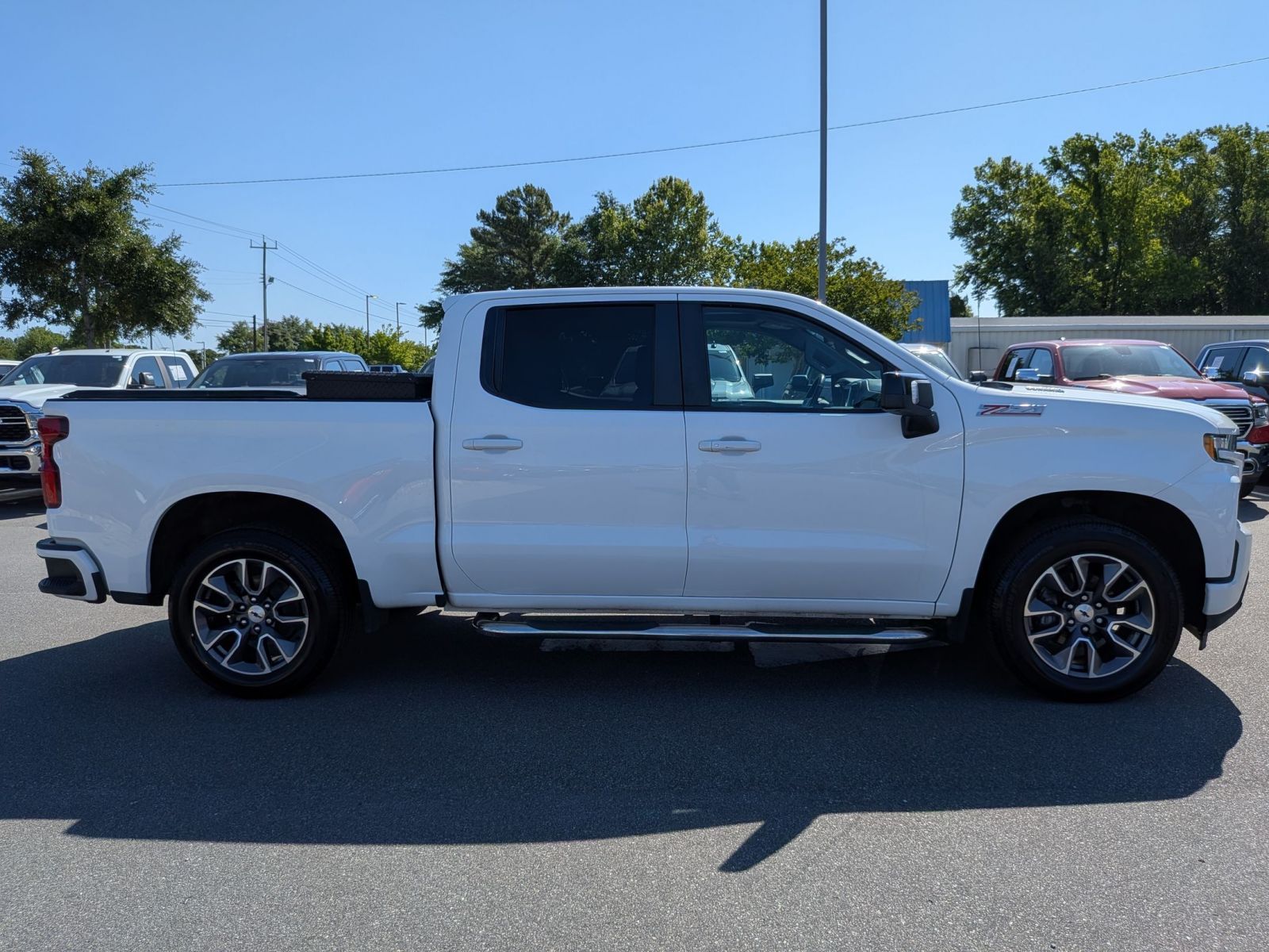 View vehicle photo 2