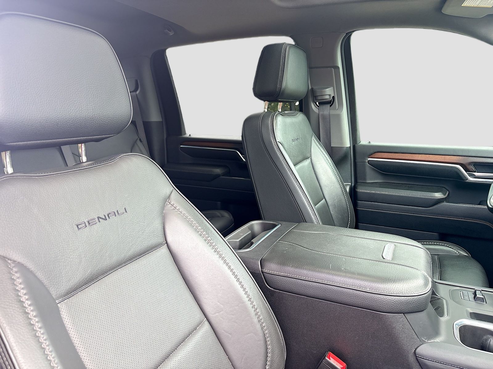 Used 2024 Red GMC Denali image 29