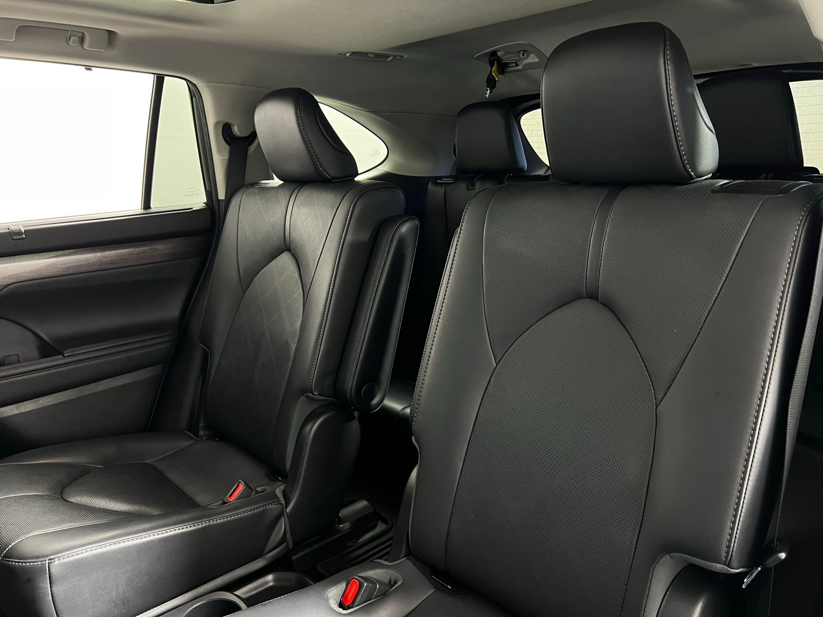 Thumbnail: 2021 Toyota Highlander - 26