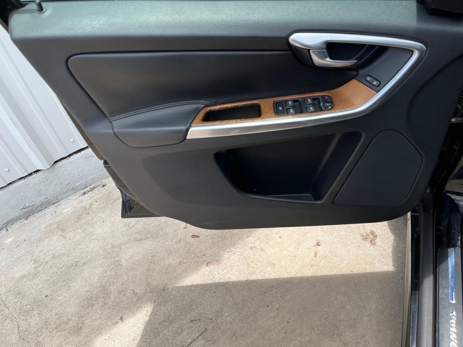 Used Car 2016 Volvo Xc60  T5 Drive-e Premier For Sale Under $12,000 In Austin, Texas
