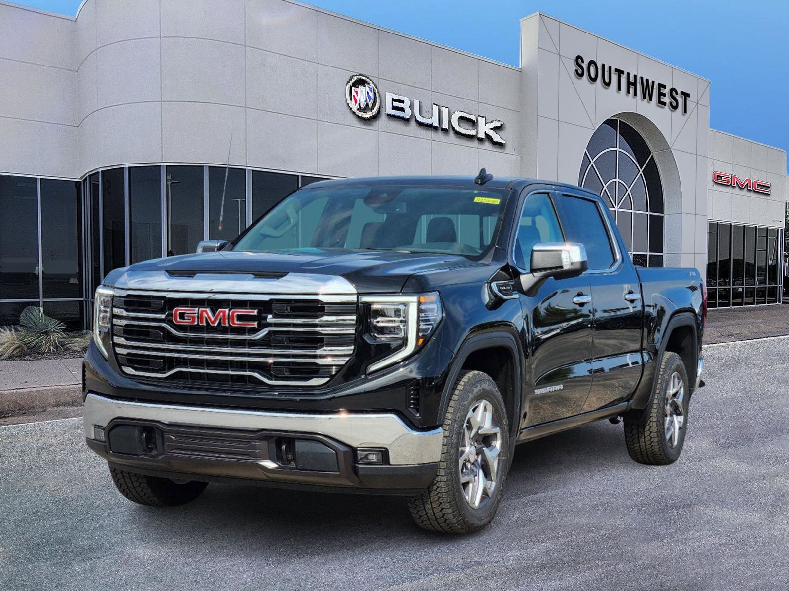 2025 GMC Sierra 1500 SLT 2