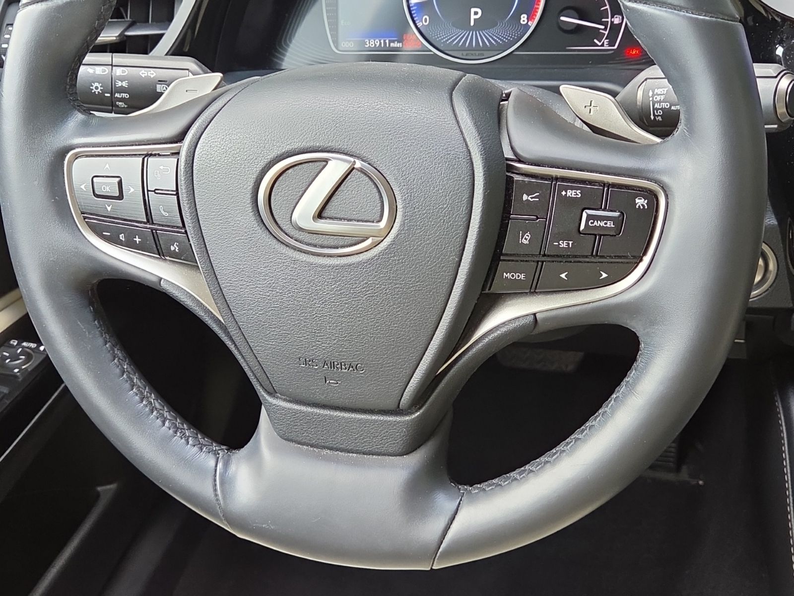 Used 2024 White Lexus 350 image 16