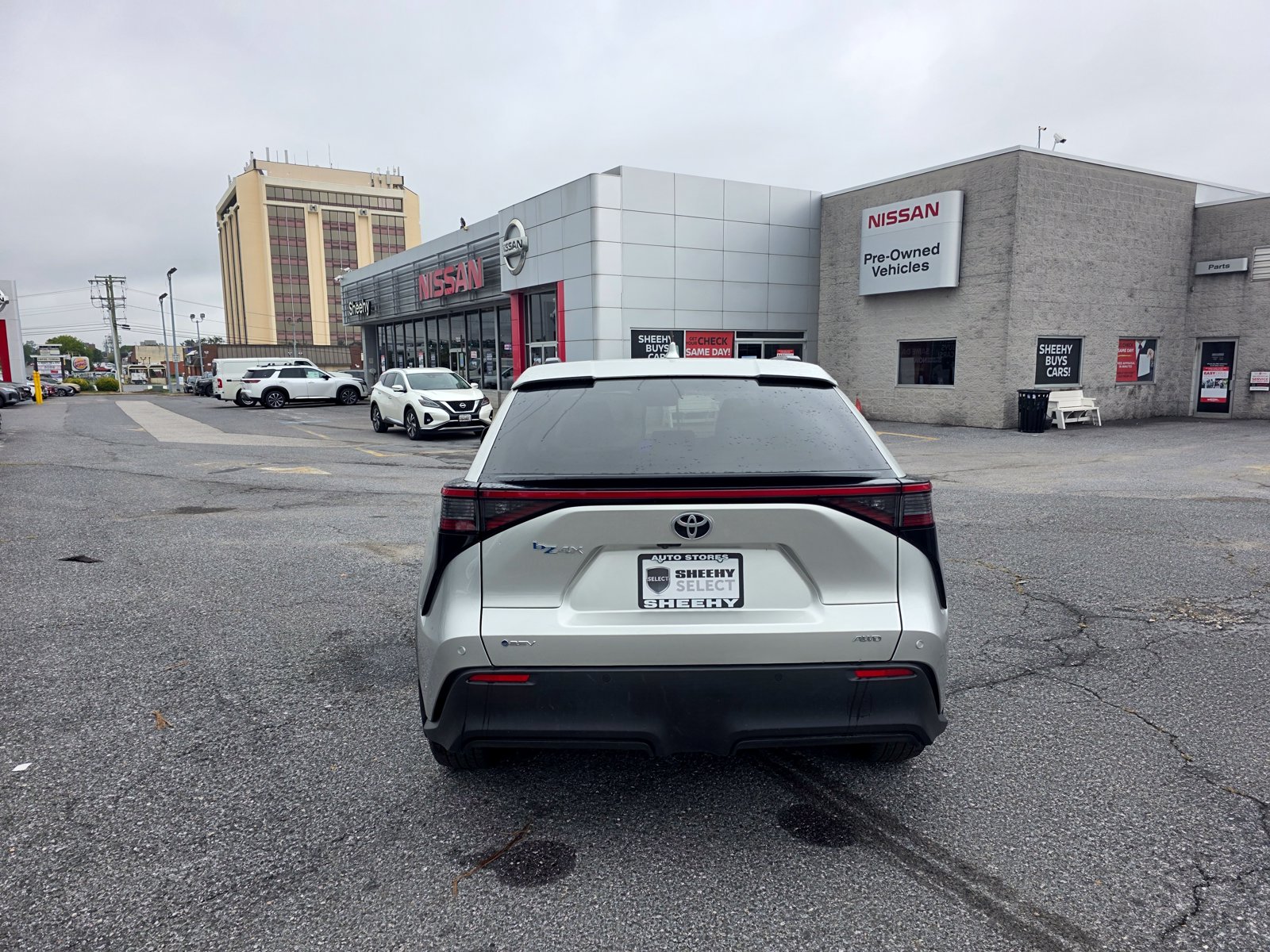 Used 2025 Silver Toyota XLE image 12