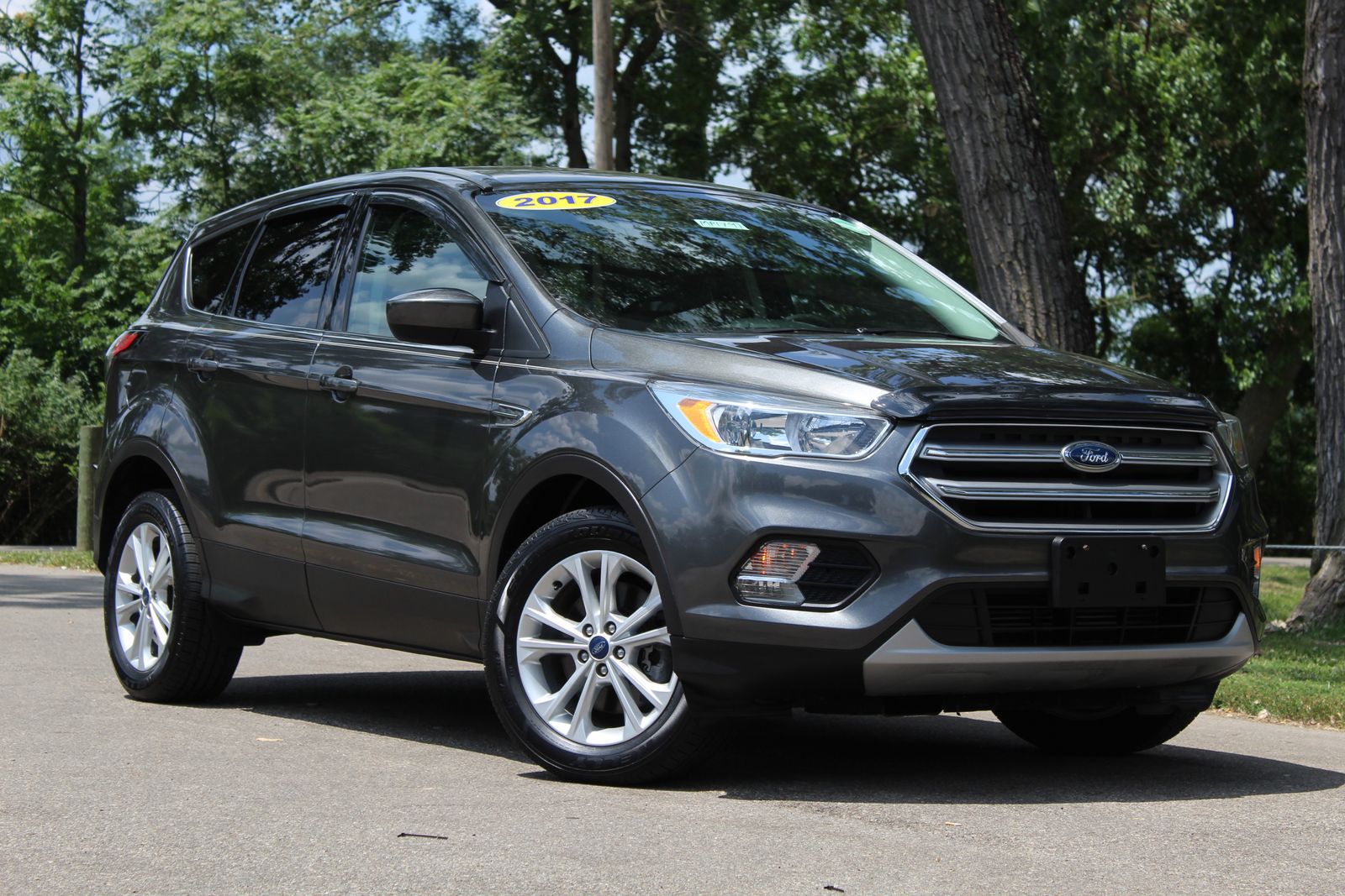 Gray (Magnetic) 2017 Ford Escape SUV / Crossover Front-Wheel Drive 6-Speed Automatic