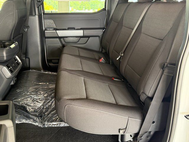 New 2026 Oxford White Ford XLT image 17