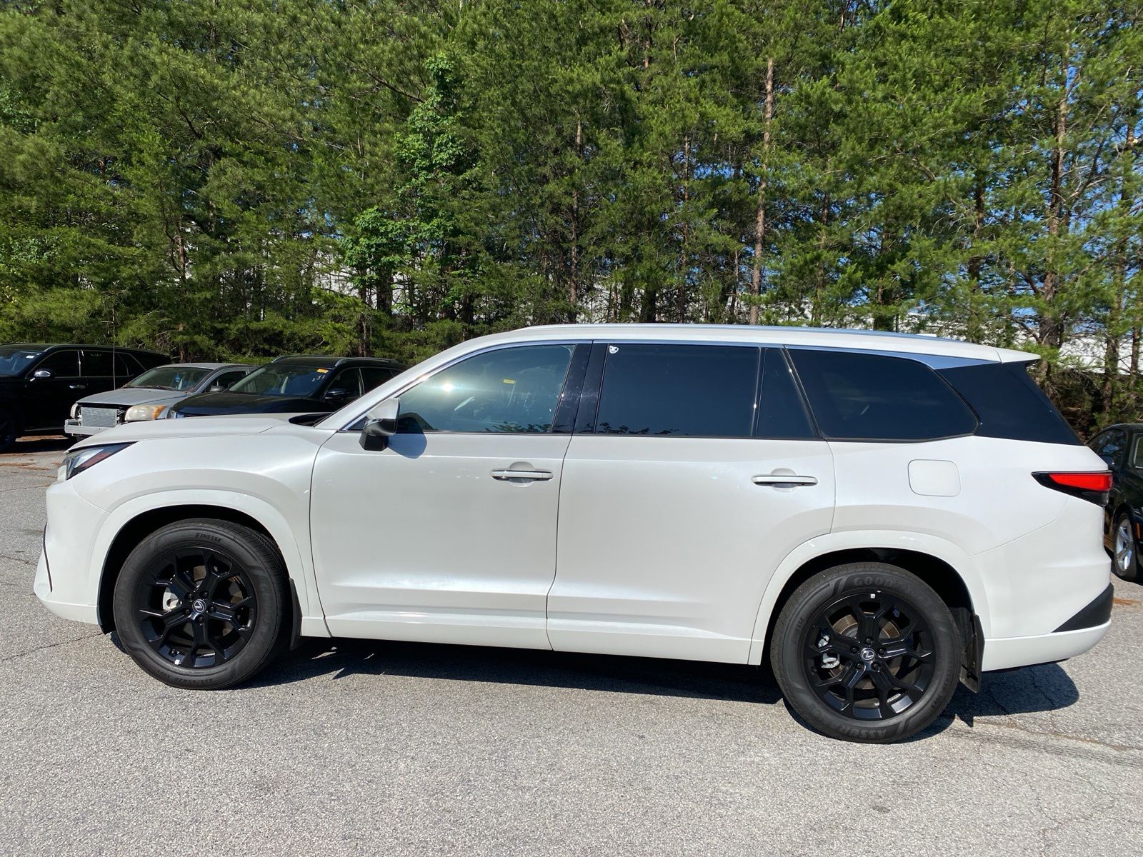 View vehicle photo 3