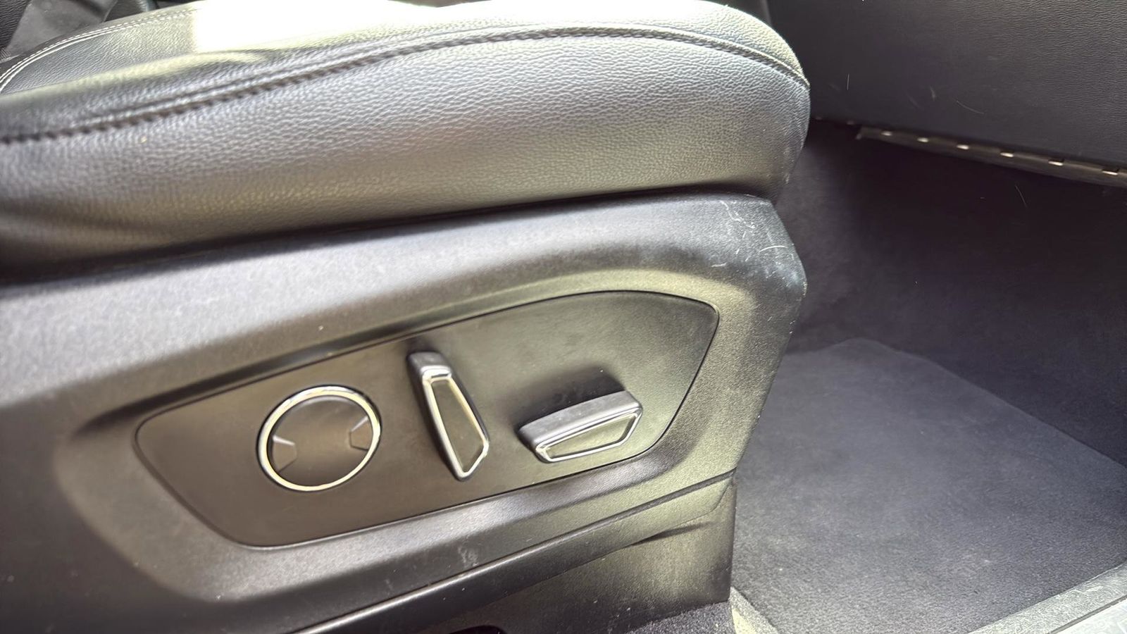 Used Car 2020 Ford Explorer  Limited For Sale Under $25,000 In Austin, Texas