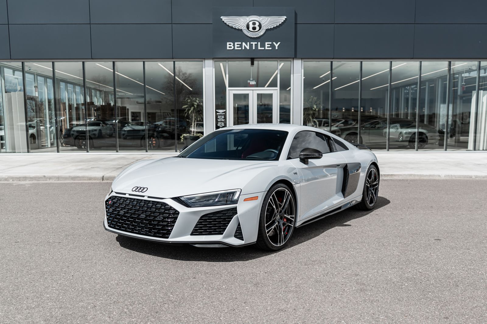 Suzuka Gray Metallic 2022 Audi R8 quattro V10 Performance Coupe AWD Coupe All-Wheel Drive 7-Speed Automatic