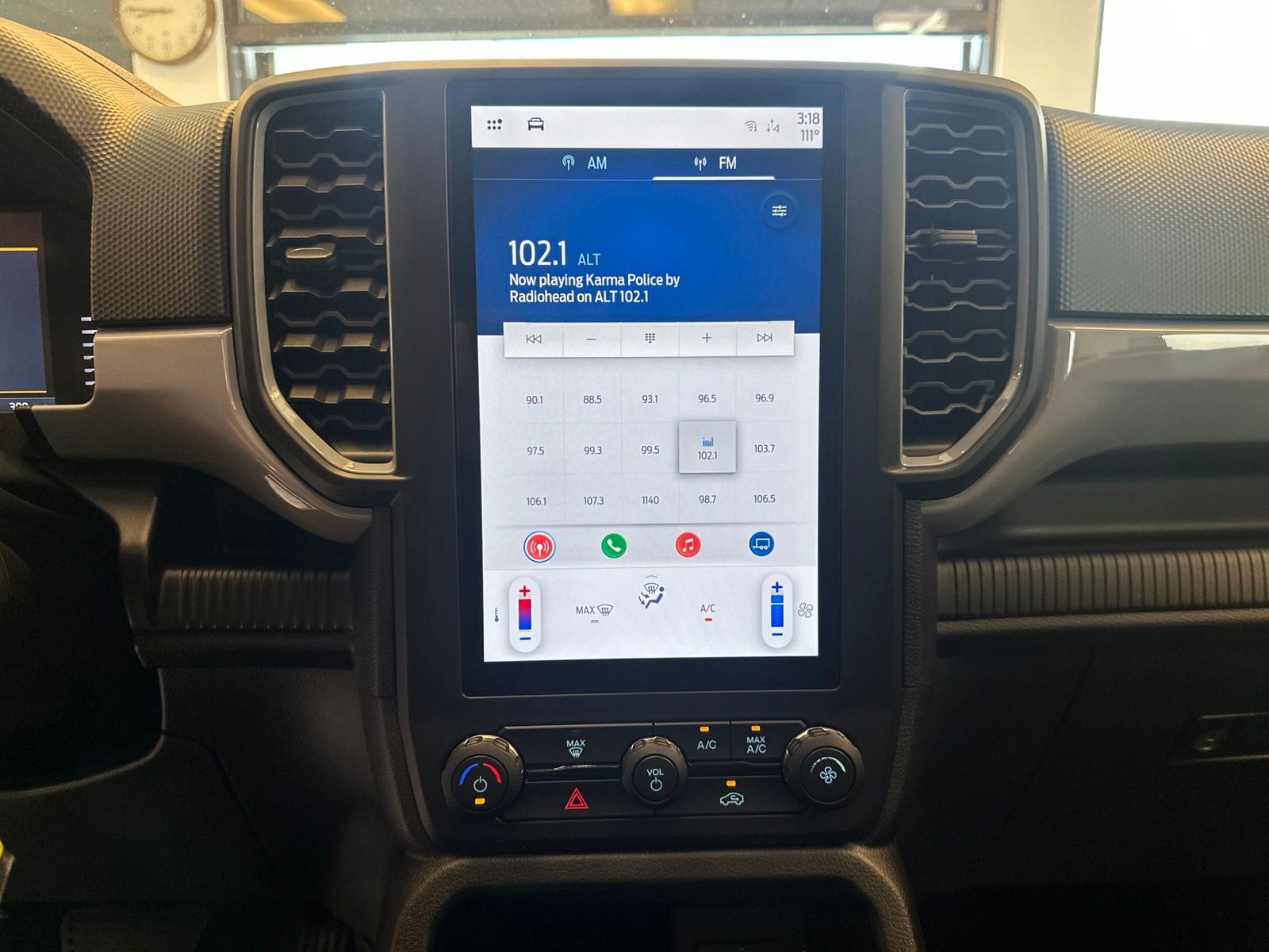 Certified Used 2025 Oxford White Ford XL image 5