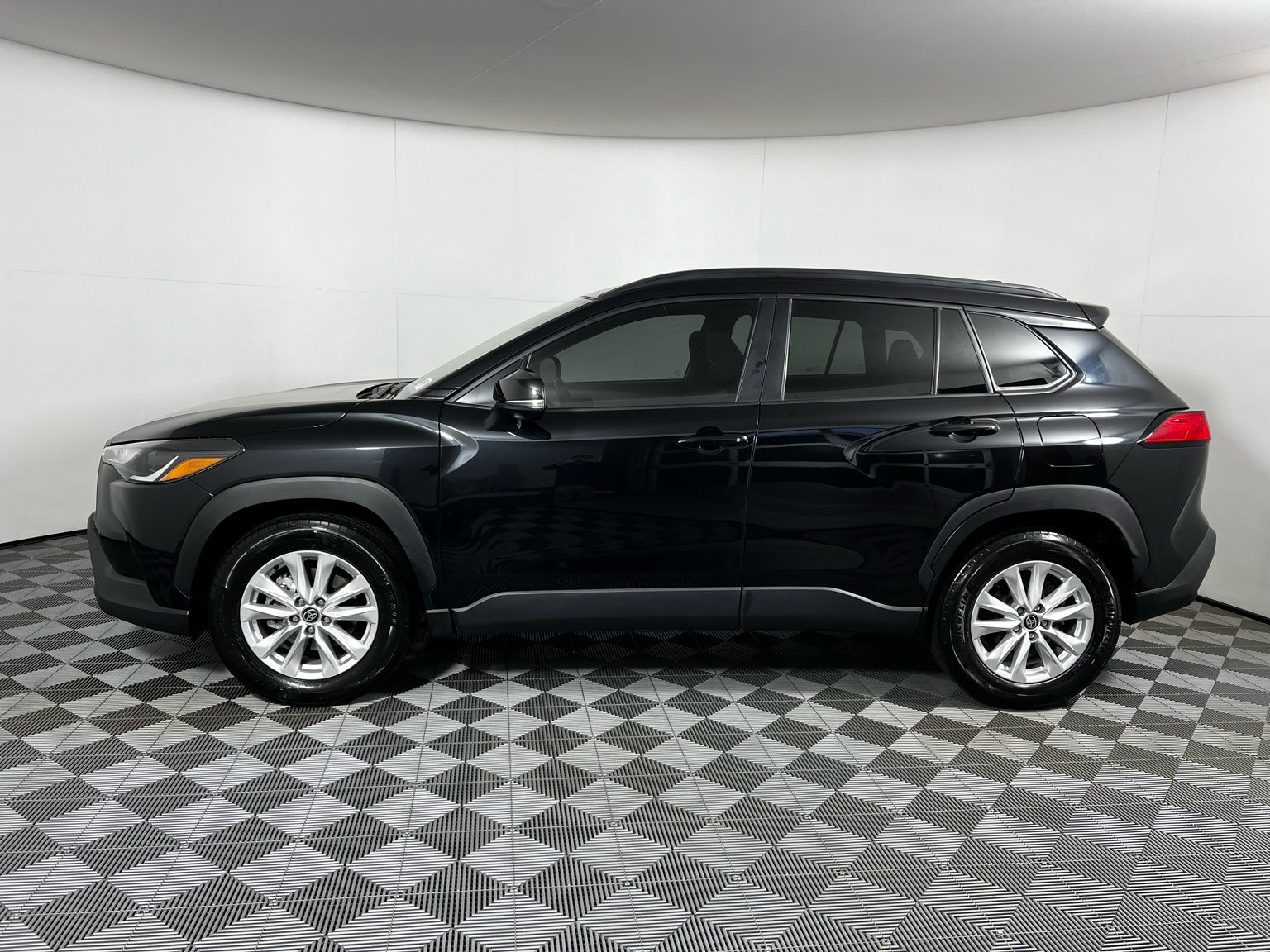 Thumbnail: 2024 Toyota Corolla Cross - 9