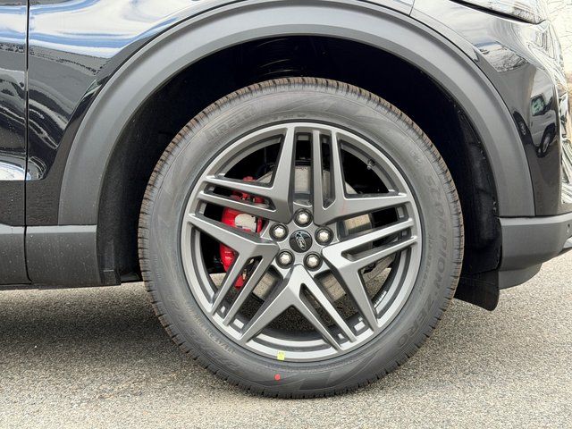 New 2026 Agate Black Metallic Ford ST-Line image 4