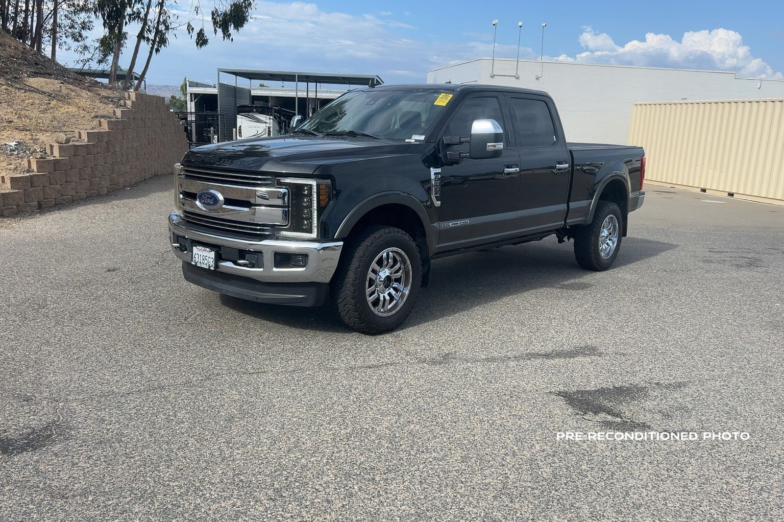 Agate Black Metallic 2019 Ford F-350 Super Duty Pickup Truck Four-Wheel Drive 6-Speed Automatic