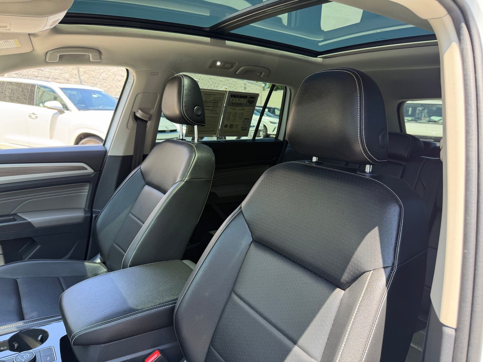 Used 2022  Volkswagen SEL image 35