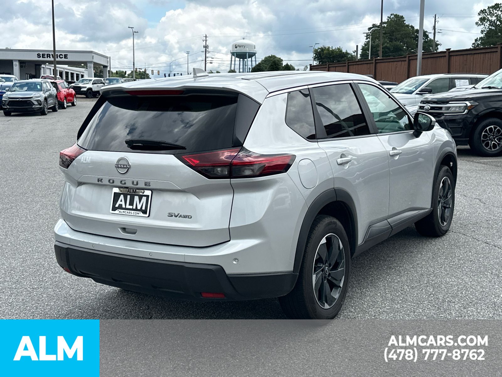 Used 2024 Silver Nissan SV image 5