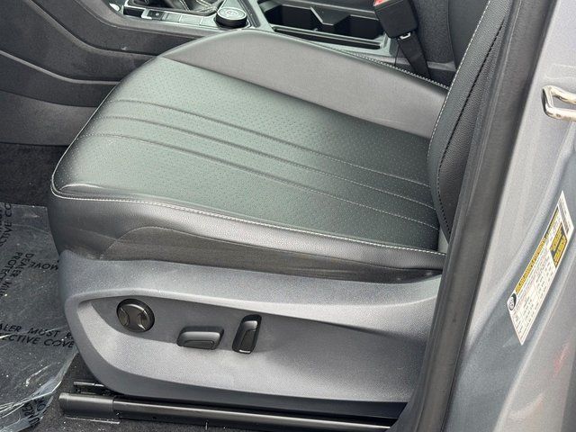 Used 2024 Silver Volkswagen 2.0T SE image 29