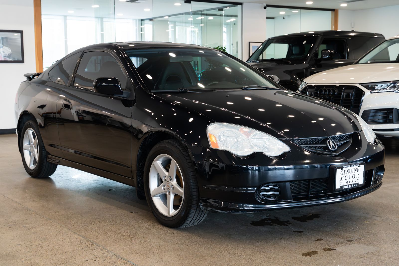 View vehicle photo 3