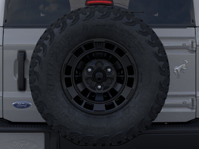 New 2026 Avalanche Gray Ford Badlands image 24