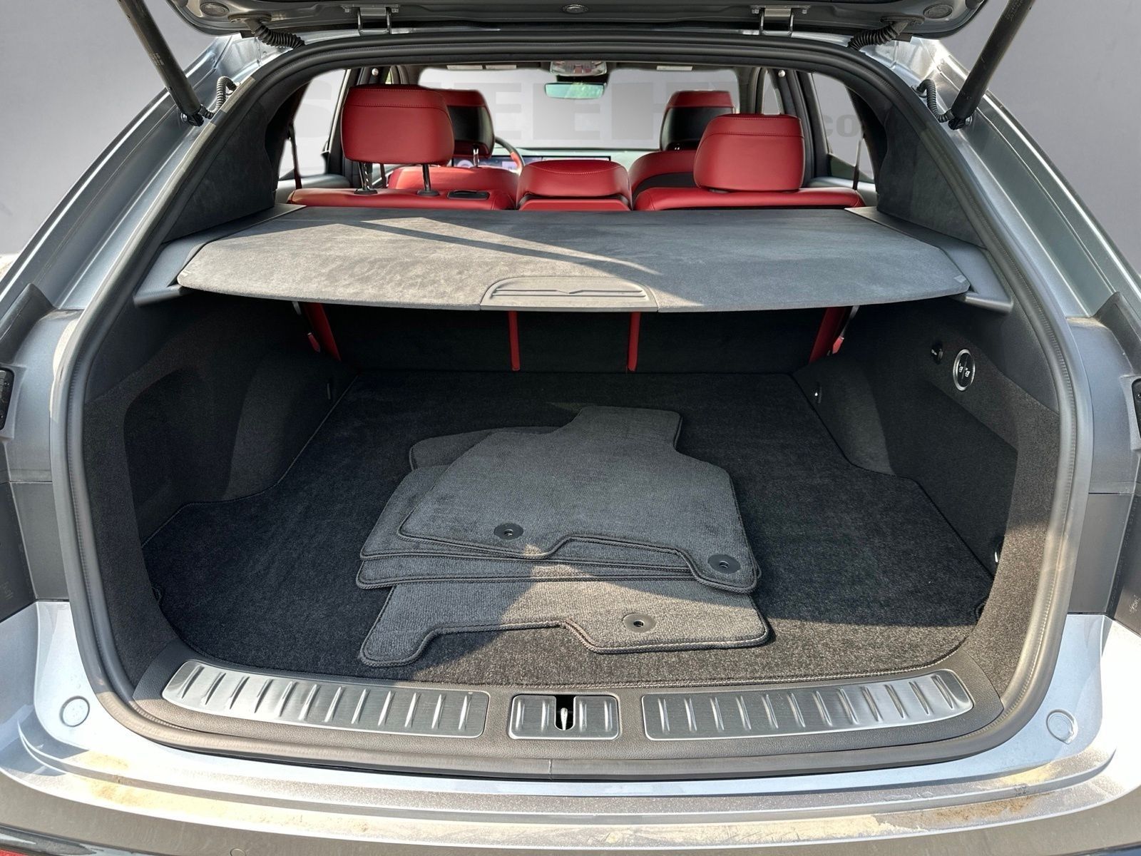 Used 2025 Silver Genesis 3.5T e-SC image 28