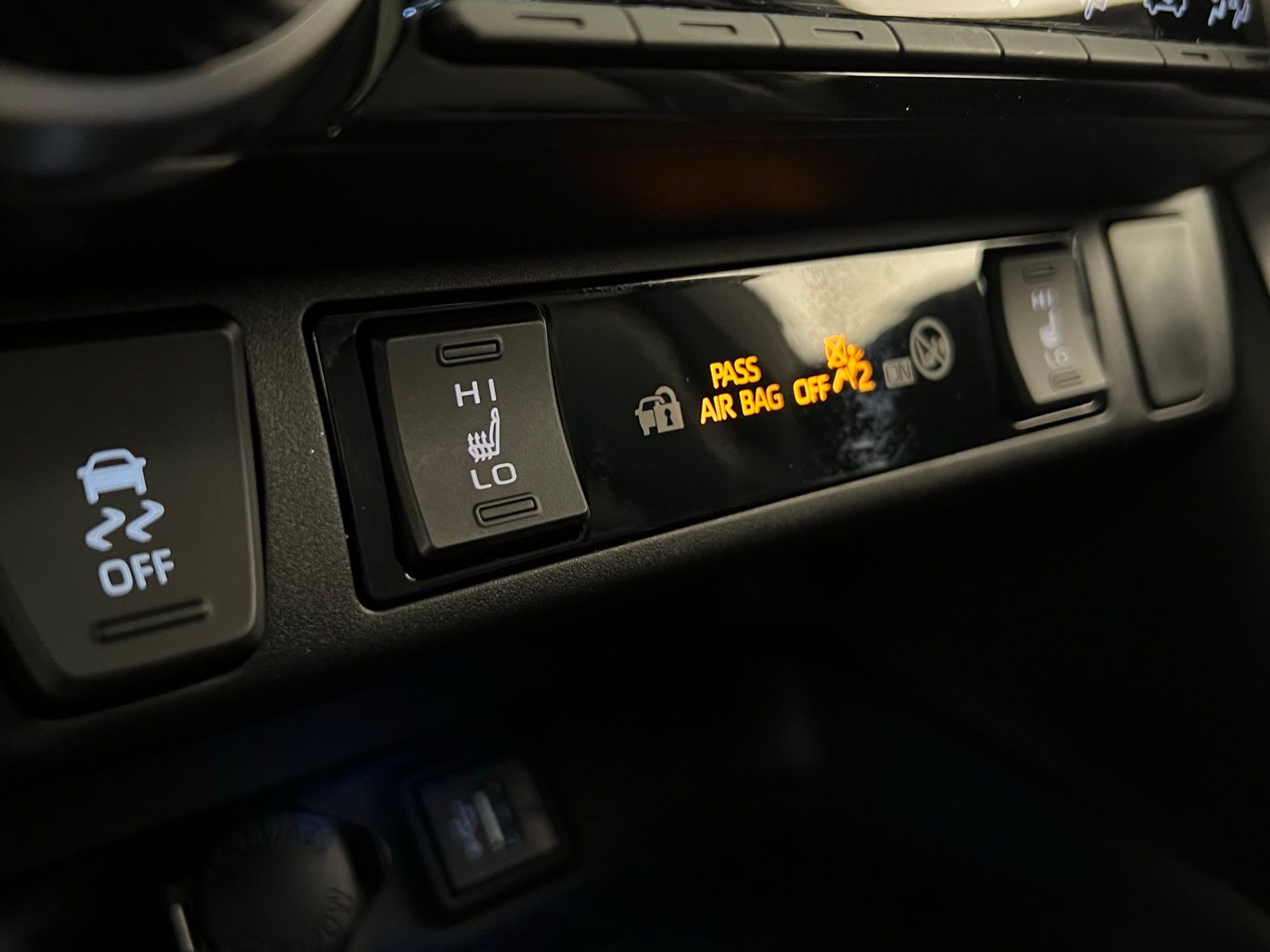 Thumbnail: 2025 Toyota RAV4 - 16