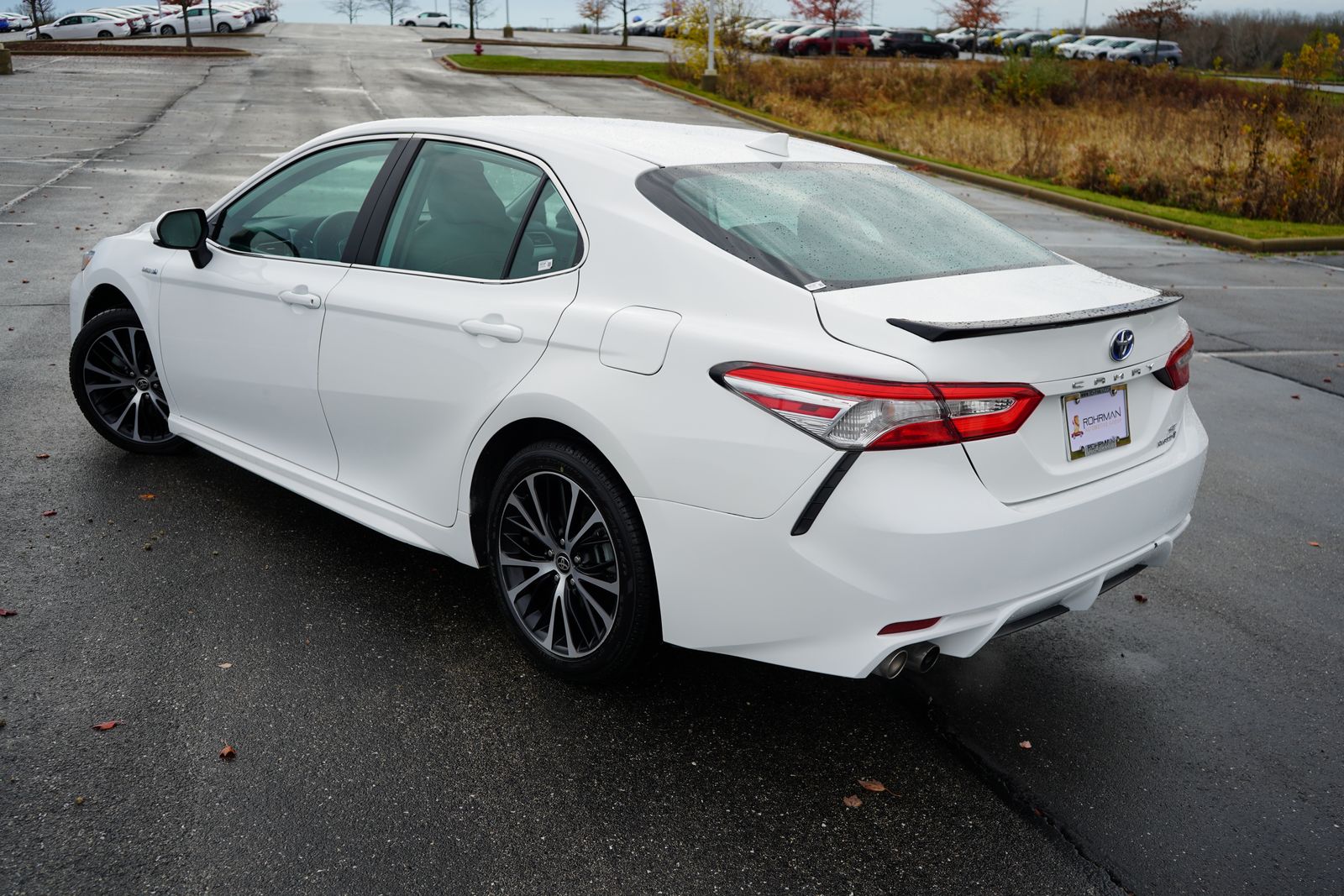 2020 Toyota Camry Hybrid SE 7