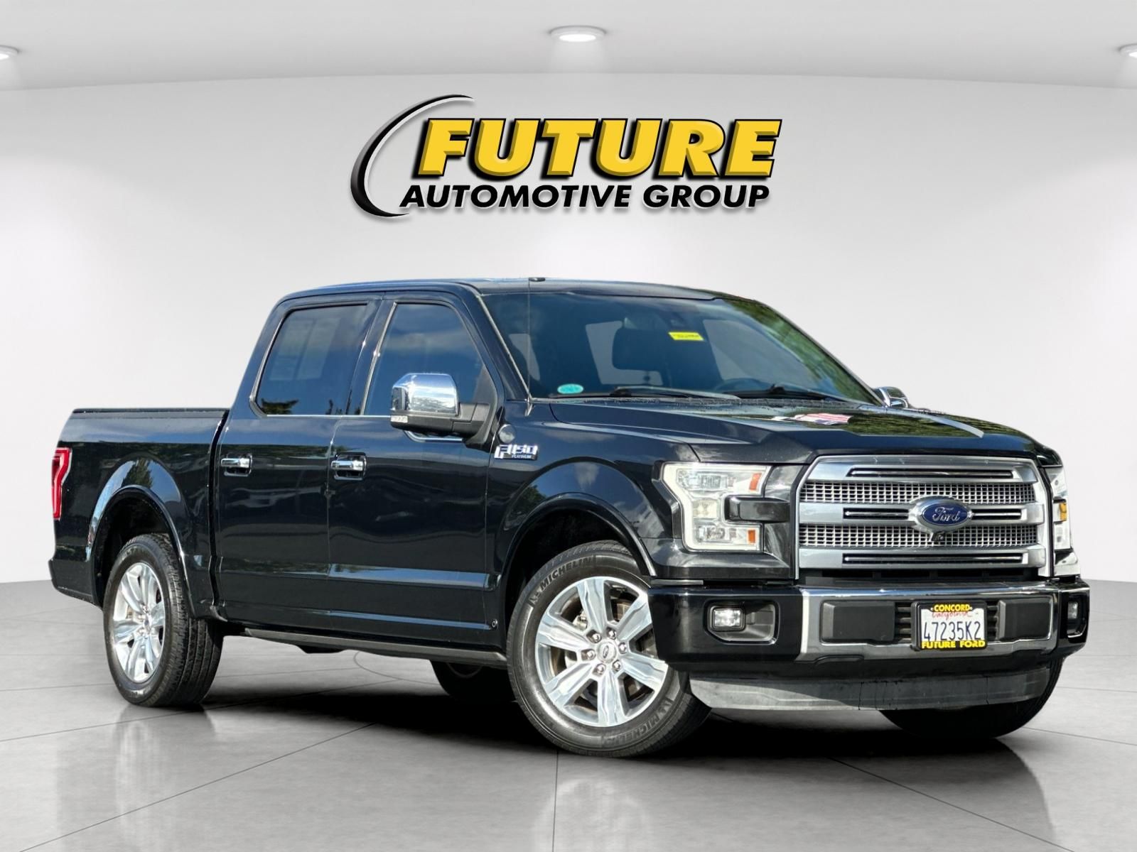 Tuxedo Black Metallic 2015 Ford F-150 Pickup Truck 4X2 6-Speed Automatic