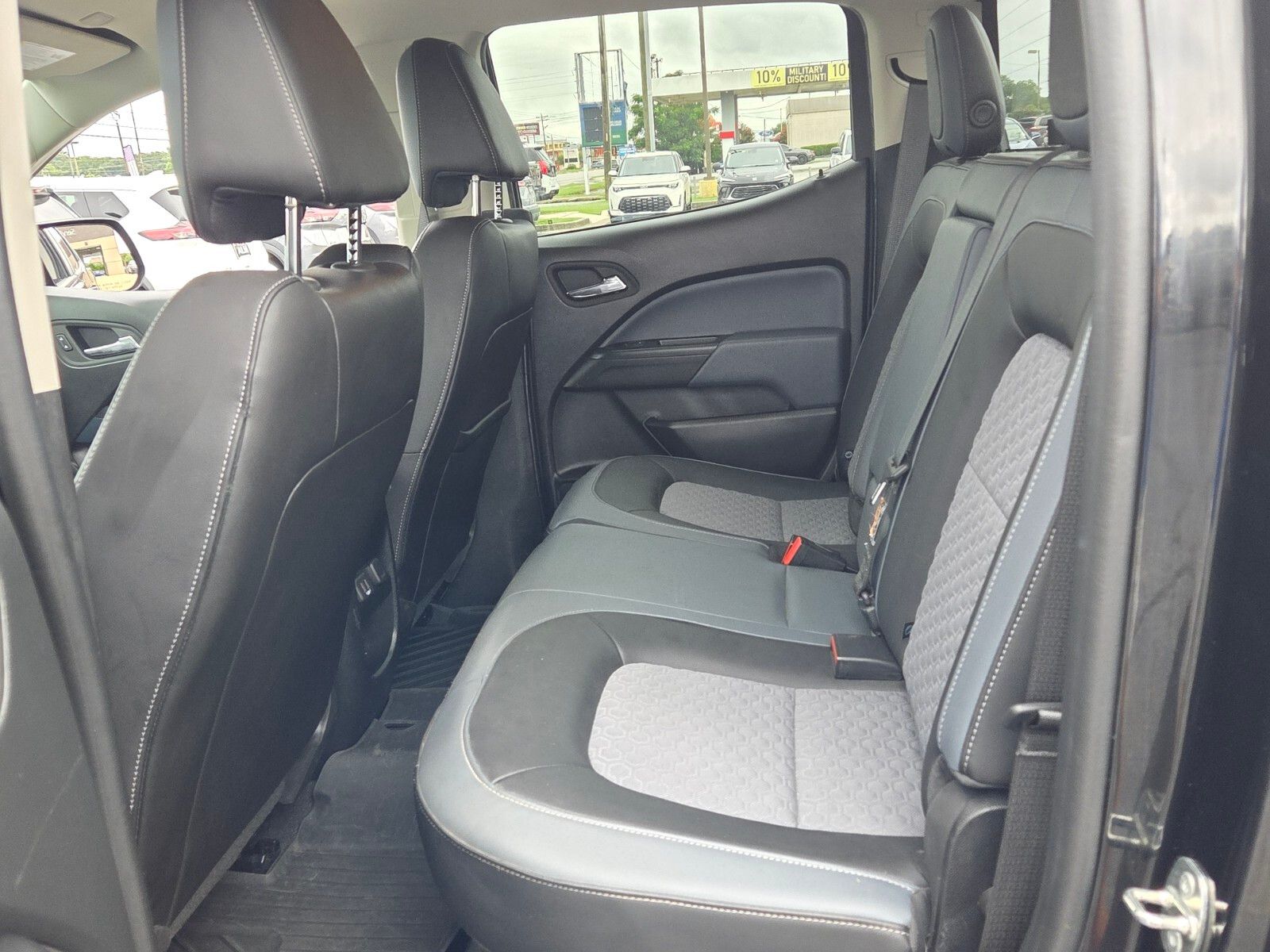 Used 2022 Black Chevrolet Z71 image 6