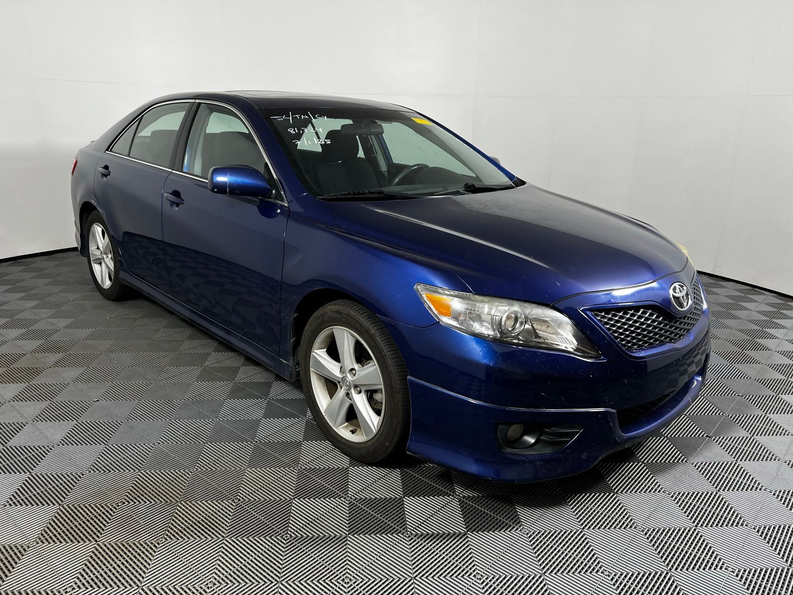 Thumbnail: 2010 Toyota Camry - 3