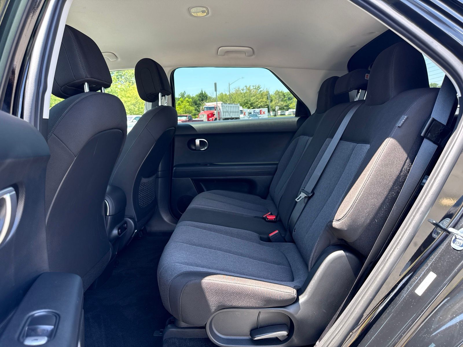 Used 2024 Black Hyundai SEL image 7
