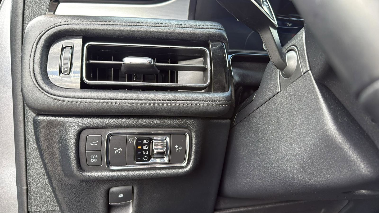 Used Car 2021 Lincoln Nautilus  Standard For Sale Under $30,000 In Austin, Texas