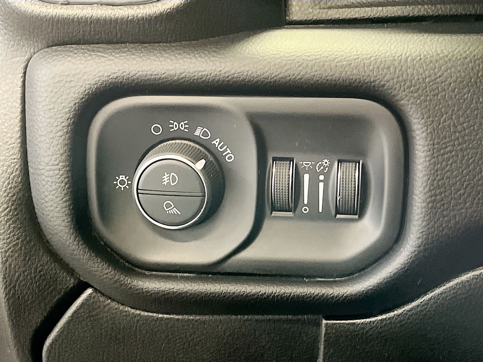 Used 2024 White Ram Laramie image 10