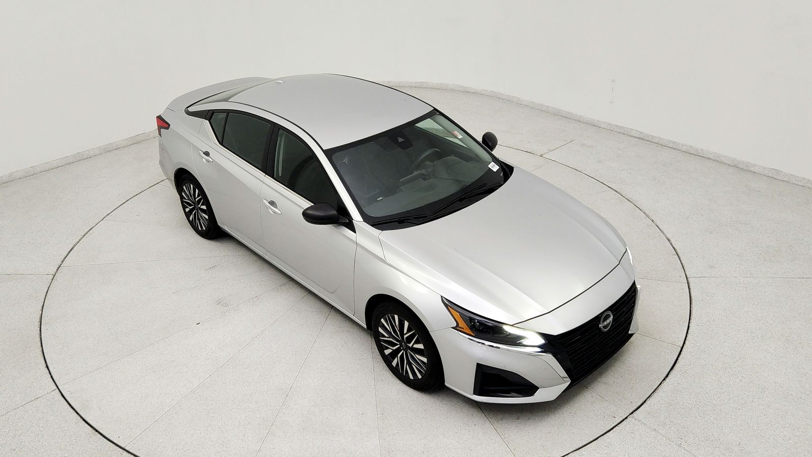 Used 2024 Silver Nissan 2.5 SV image 15