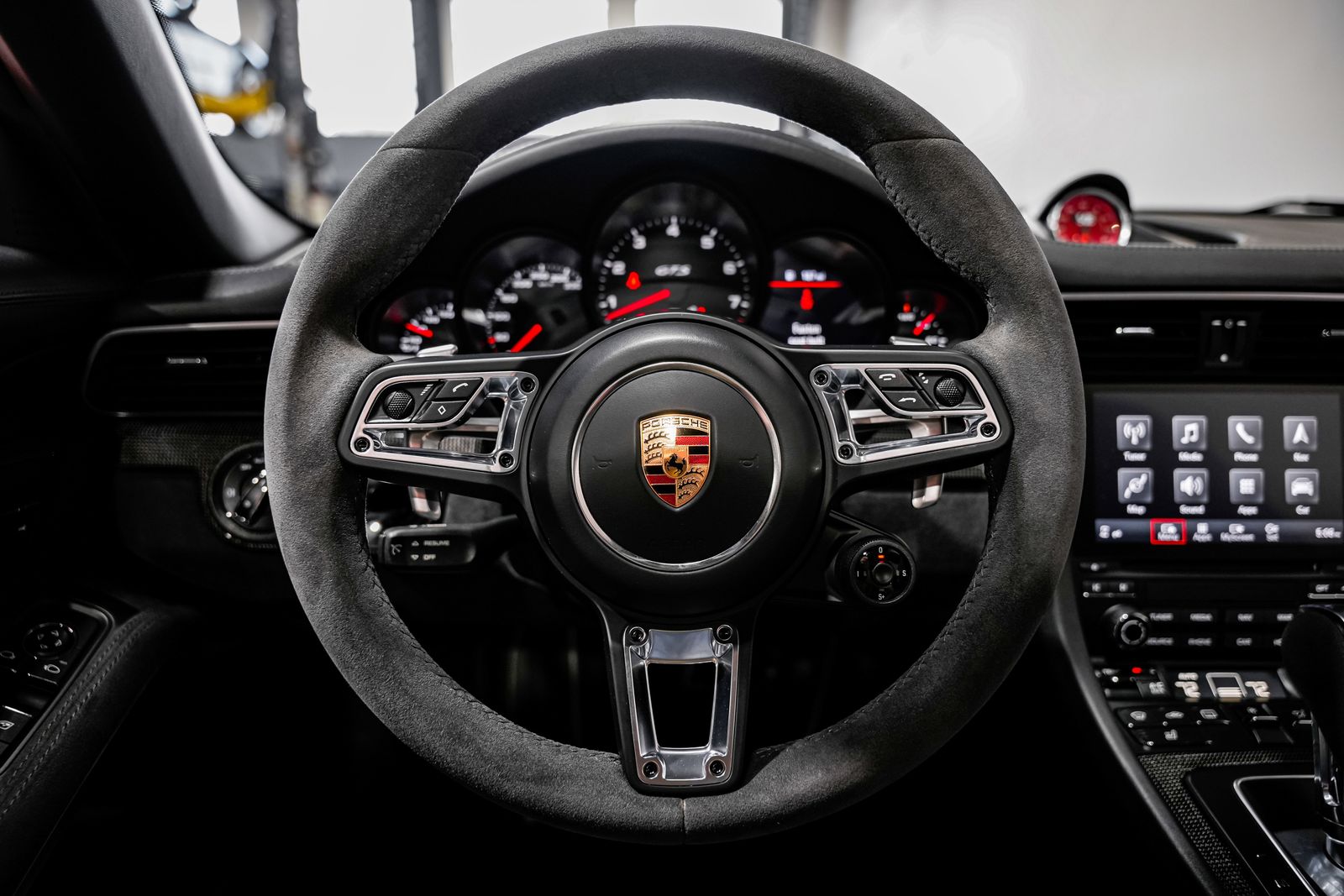 2017 Porsche 911 Targa 4 GTS — photo 11