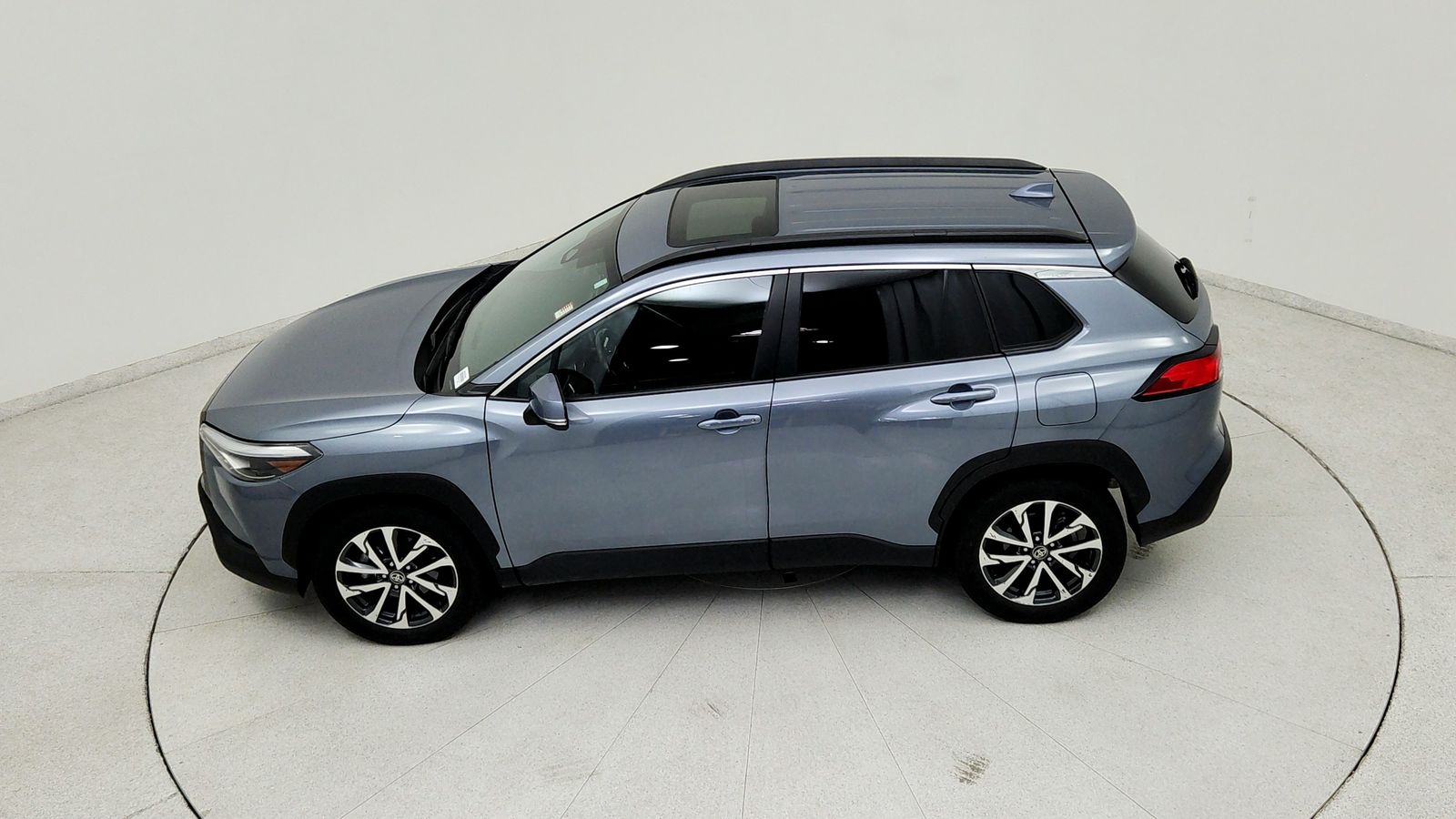 Used 2023  Toyota XLE image 17