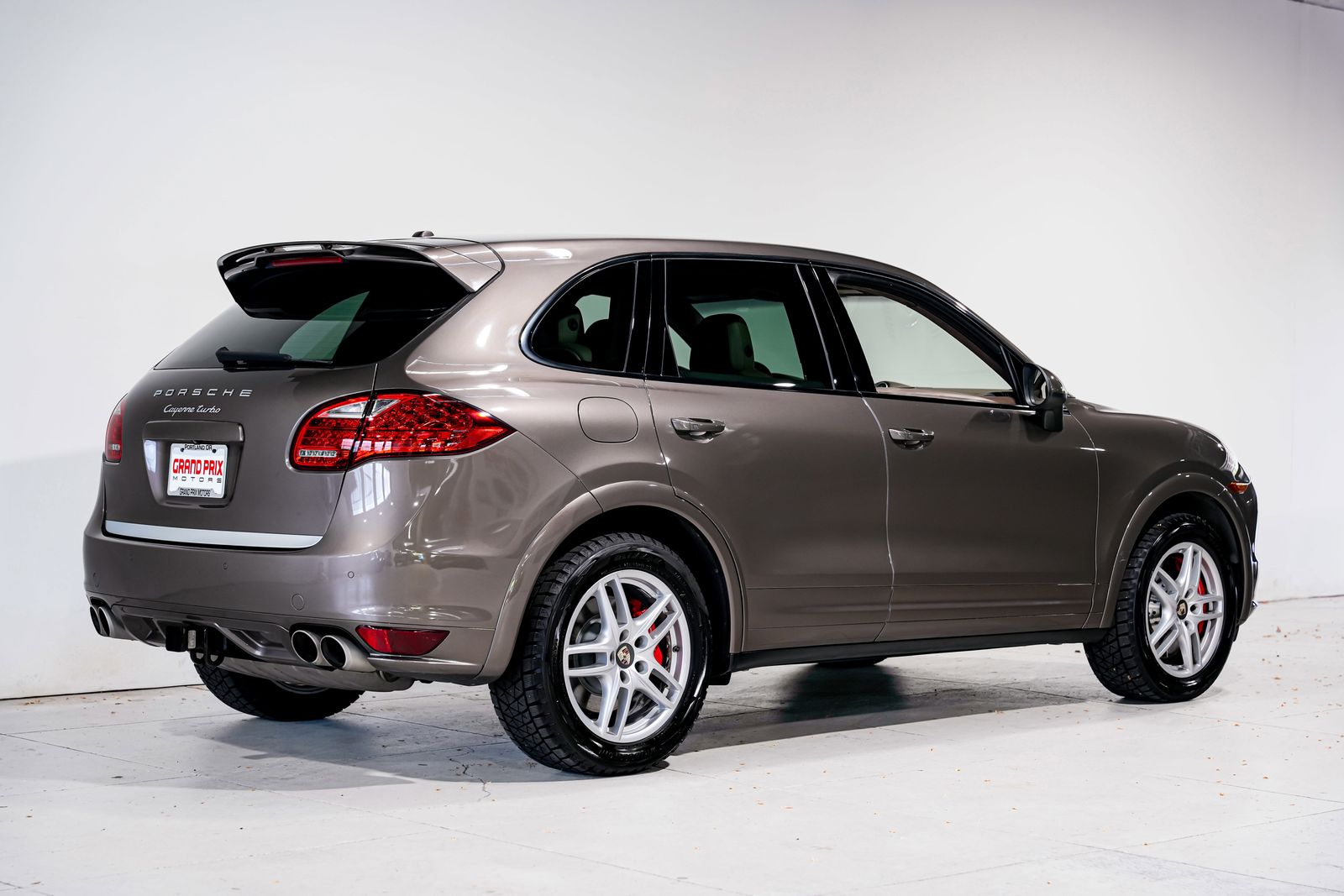 2013 Porsche Cayenne Turbo — photo 2